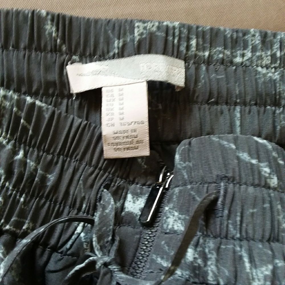 Skirt - Picture 2 of 4
